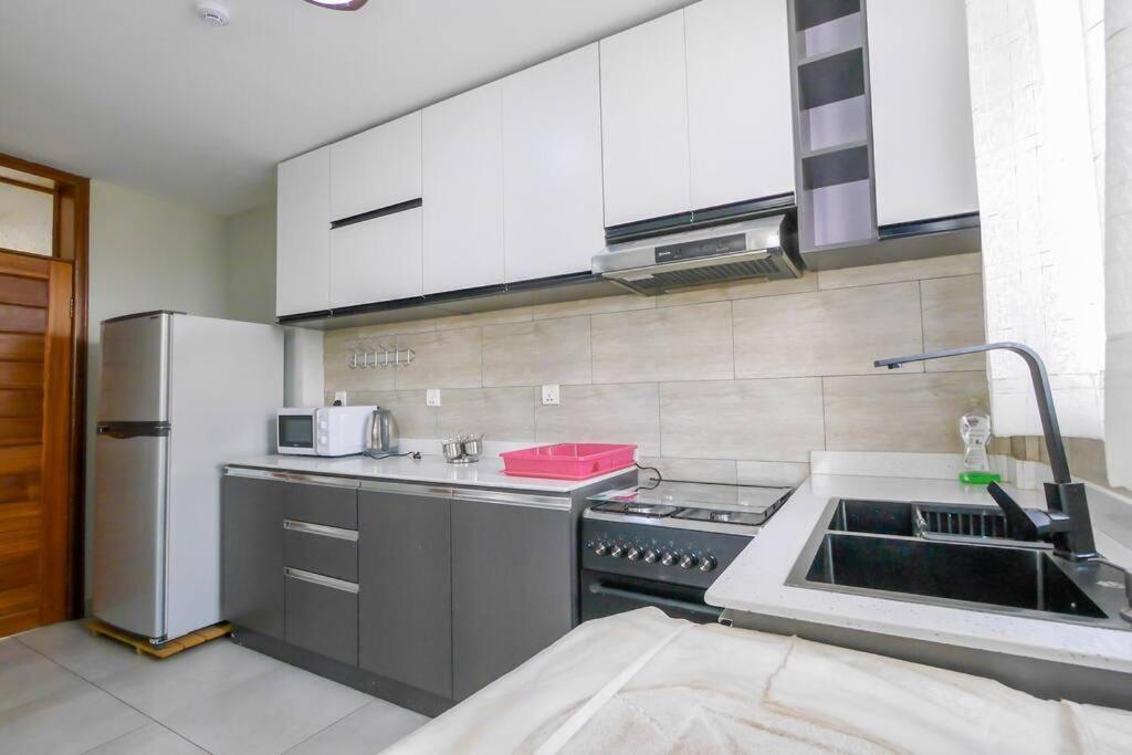 Ultra Modern Apartment In Nyarutarama Kigali Esterno foto